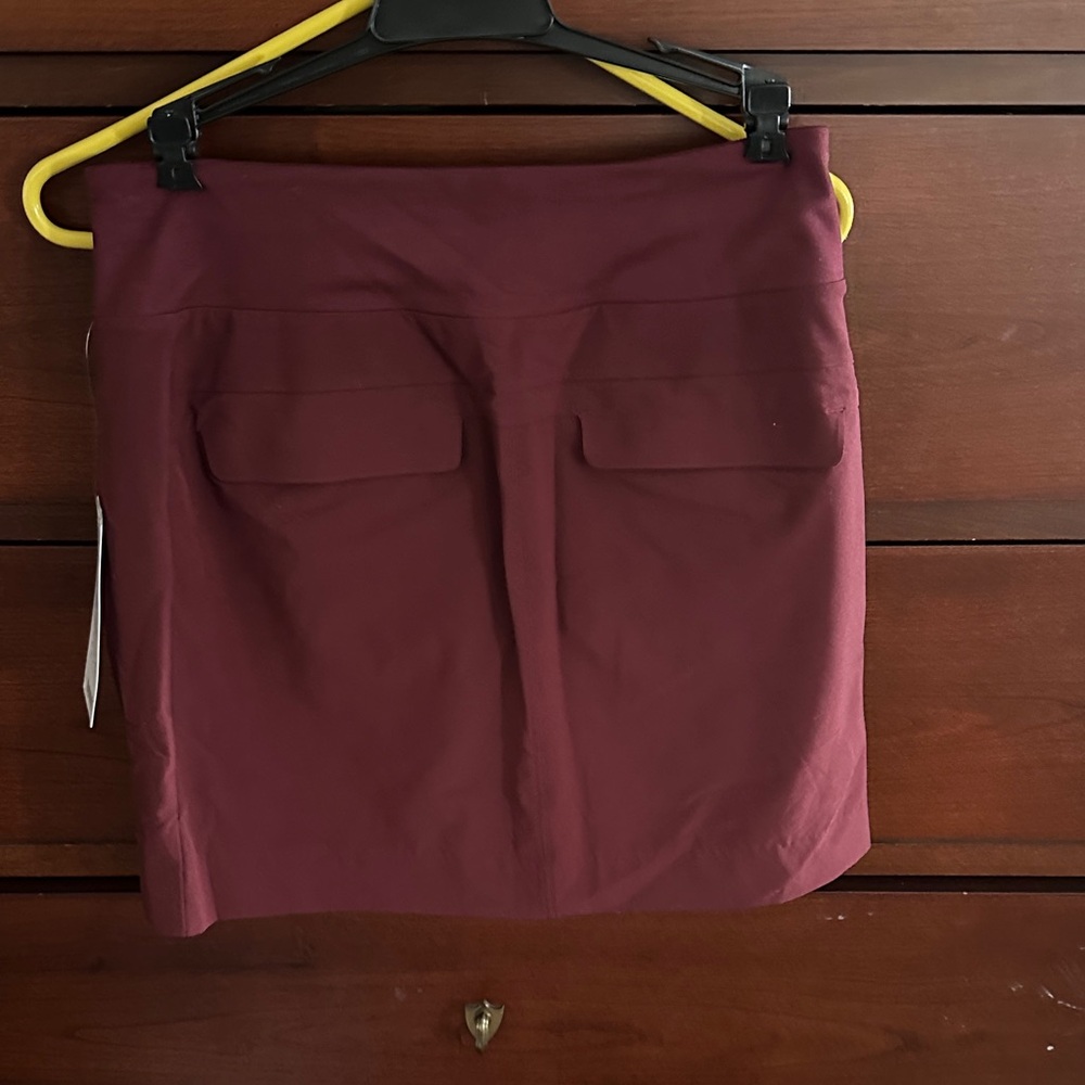 Athleta Soho Skort in Rich Burgundy - Picture 3 of 3